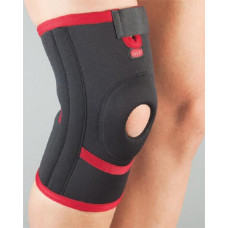 The bandage on a knee the neoprene size is S 102 AURAFIKS