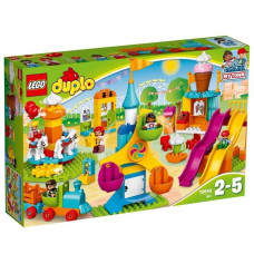 Designer of LEGO DUPLO Big amusement park (10840)