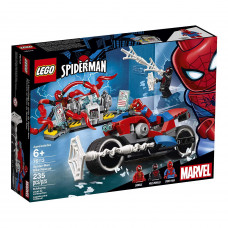 The designer of the LEGO Super Heroes Rescue on the motorcycle with the Spiderman (76113)