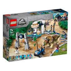 Конструктор LEGO Jurassic World Ярость трицератопса (75937)