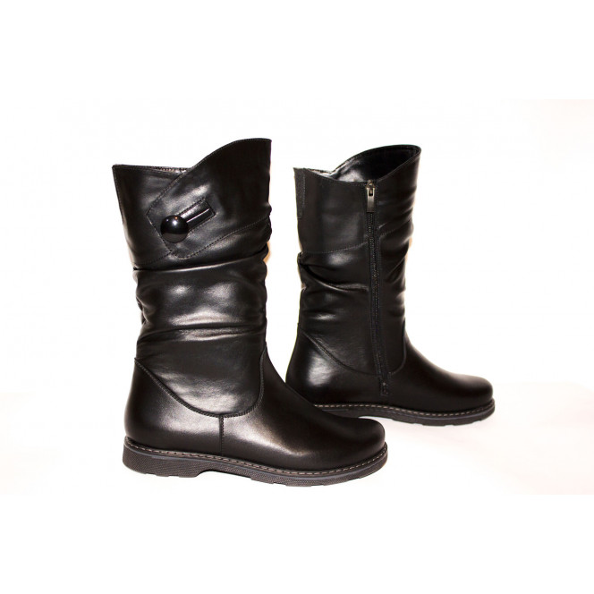 Leather boots on fur, from the manufacturer. Dimensions 36 to 42. Wholesale from 5 pieces less for $ 5