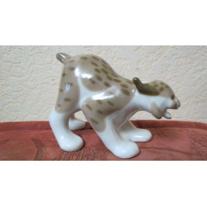 Porcelain figurine Lynx-ears with tassels ready for jumping USSR vintage 60-70th 