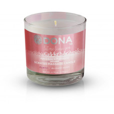 Массажная свеча DONA Scented Massage Candle Blushing Berry FLIRTY (135 гр)