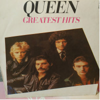 QUEEN GREATEST HITS LP