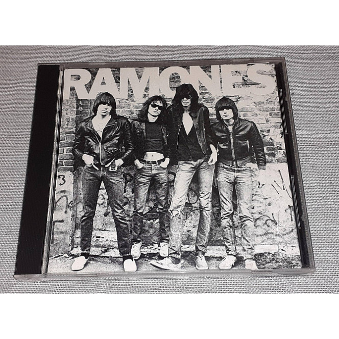 Фирменный Ramones - Ramones