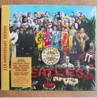 2 CDs of The Beatles - Sgt. Peppers Lonely Hearts Club Band (1967)