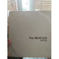 Продам 2 пластинки Beatles